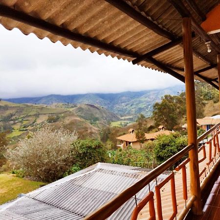 Hostal Taita Cristobal Isinlivi Kültér fotó