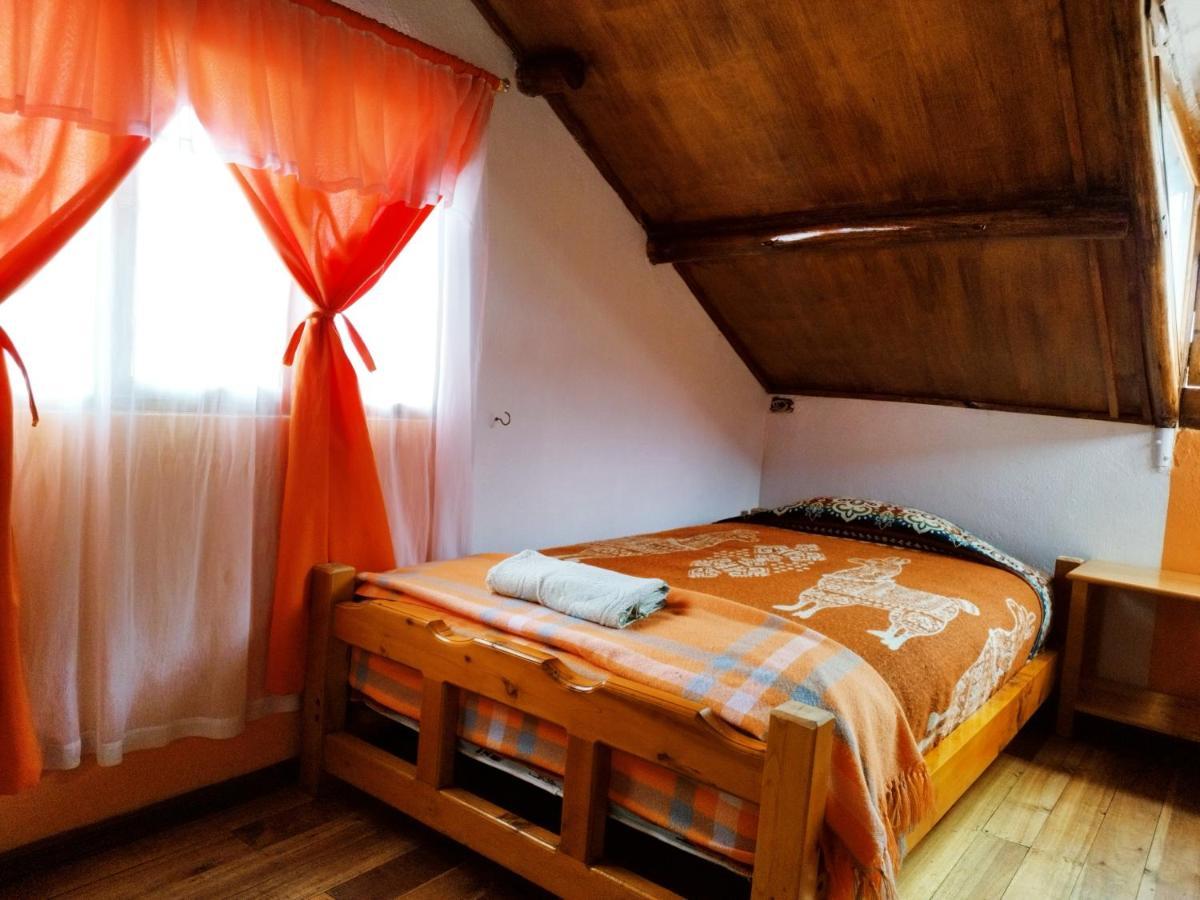 Hostal Taita Cristobal Isinlivi Kültér fotó