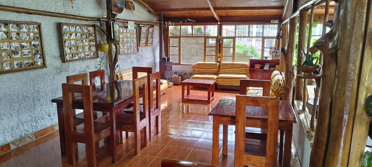 Hostal Taita Cristobal Isinlivi Kültér fotó