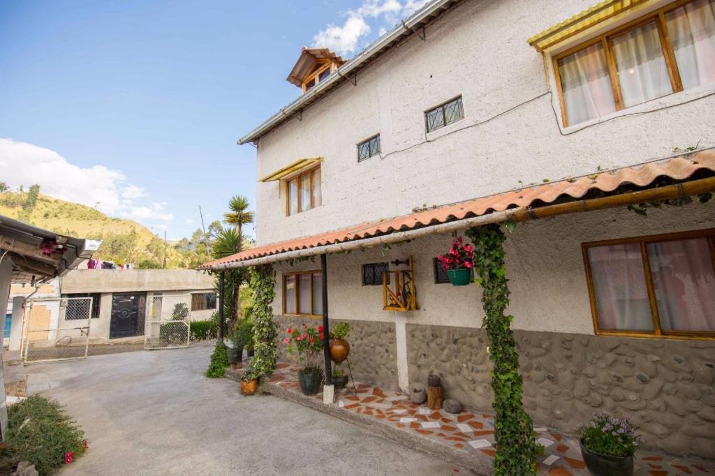 Hostal Taita Cristobal Isinlivi Kültér fotó