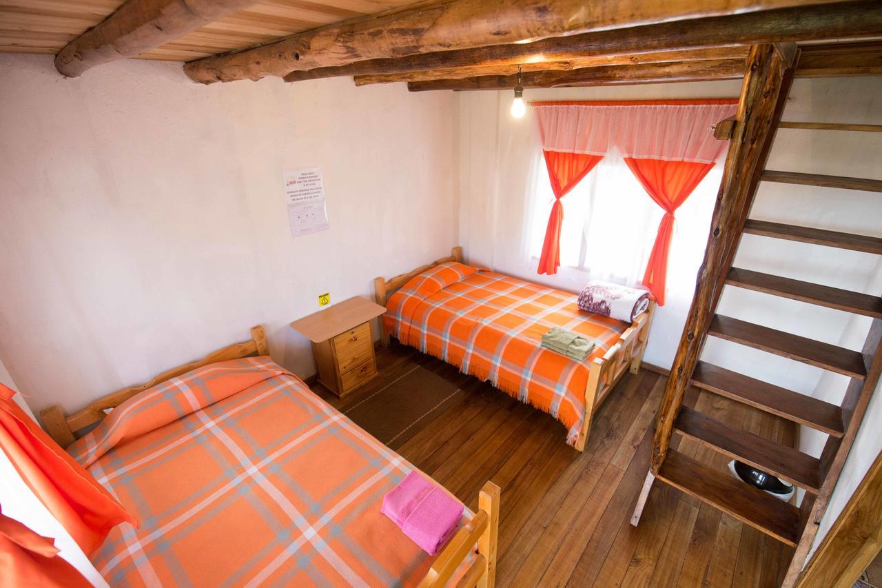 Hostal Taita Cristobal Isinlivi Kültér fotó