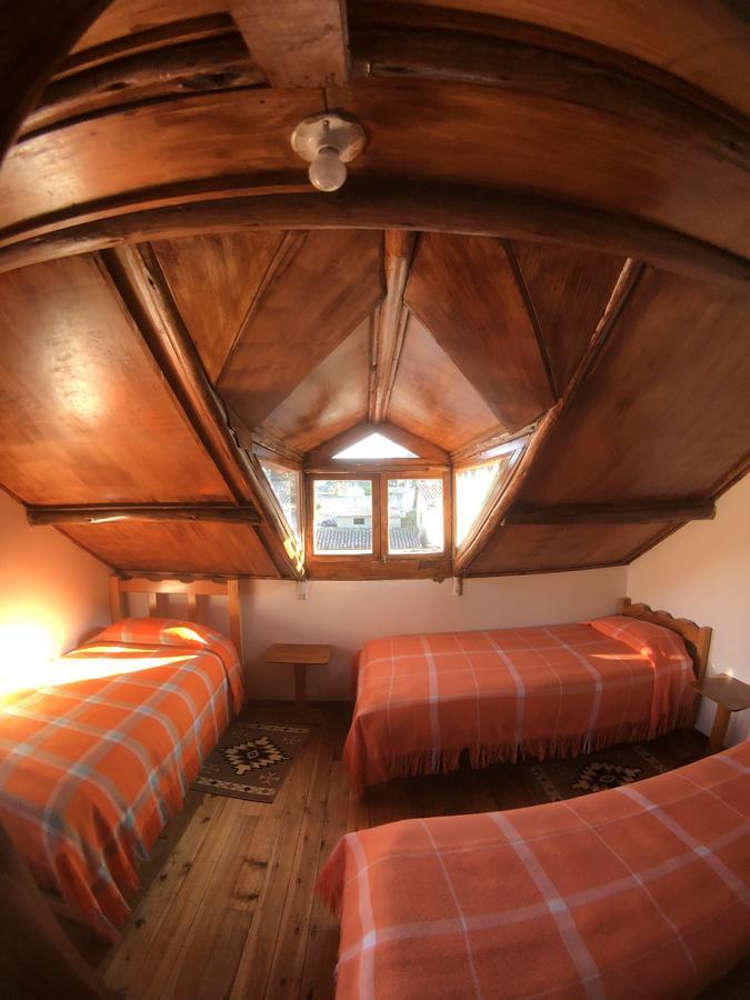Hostal Taita Cristobal Isinlivi Kültér fotó